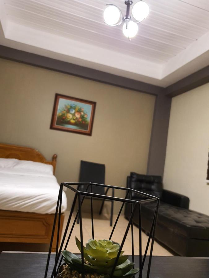 2428 Suites Urdaneta Εξωτερικό φωτογραφία