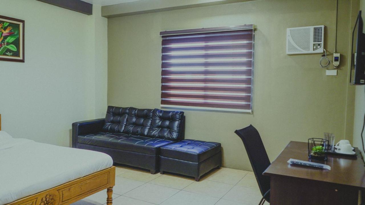 2428 Suites Urdaneta Εξωτερικό φωτογραφία